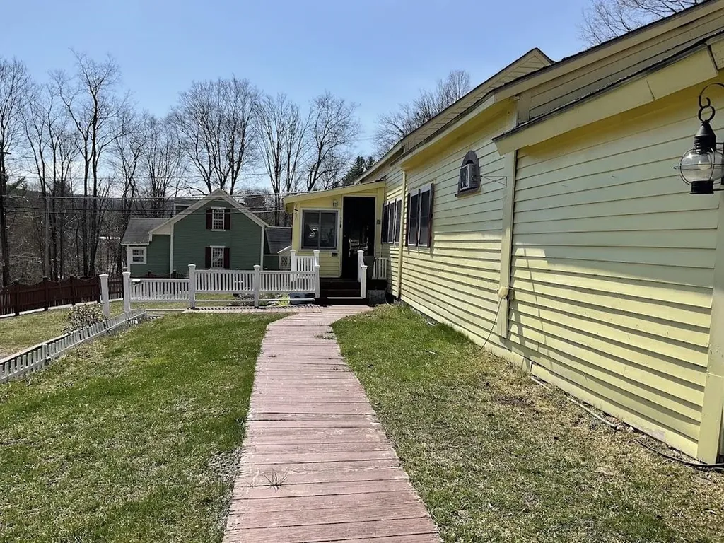 2 Taft Road Swanzey NH 03446