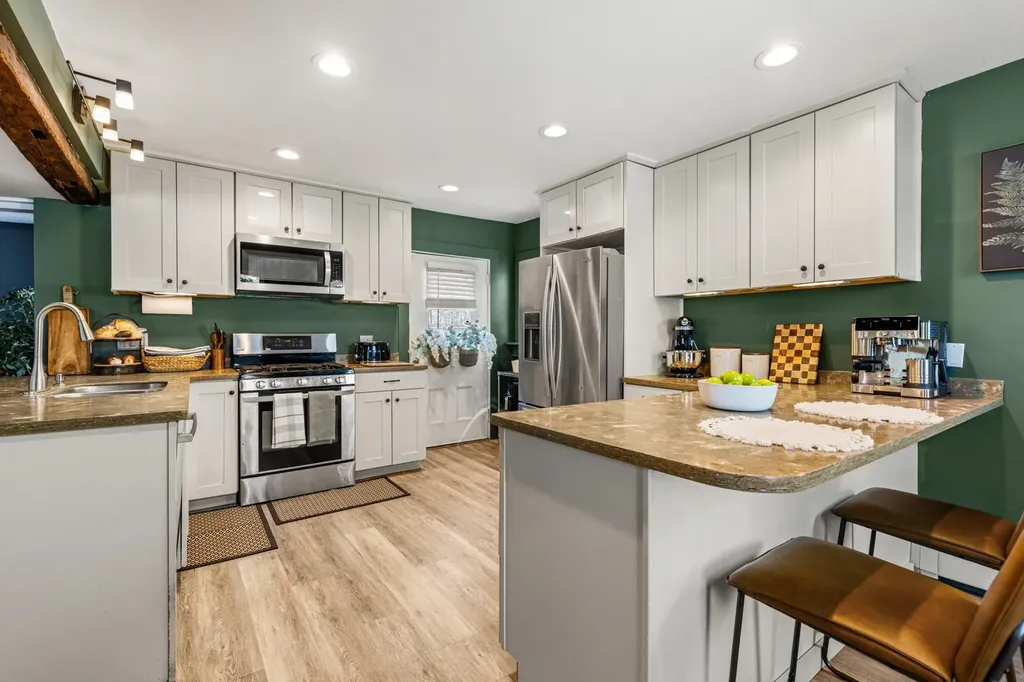 12 Hall Place Exeter NH 03833