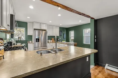 12 Hall Place Exeter NH 03833