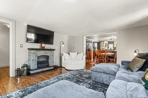 12 Hall Place Exeter NH 03833