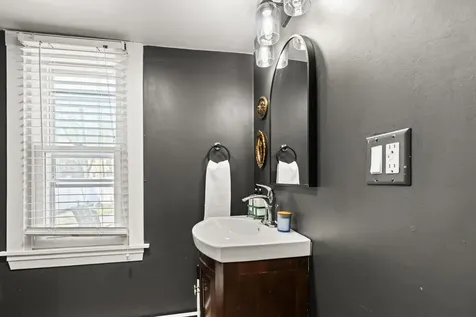 12 Hall Place Exeter NH 03833