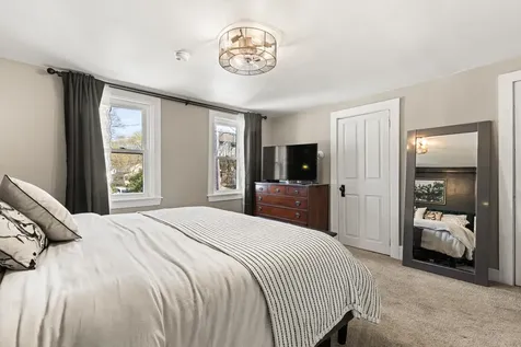 12 Hall Place Exeter NH 03833