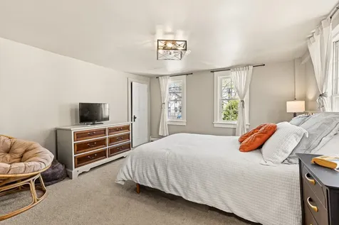 12 Hall Place Exeter NH 03833