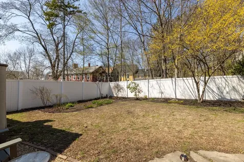 12 Hall Place Exeter NH 03833