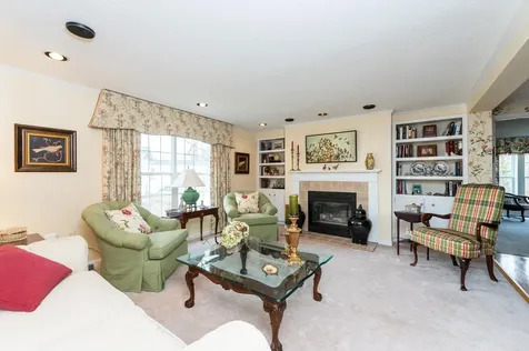 43 Hickory Avenue North Hampton NH 03862