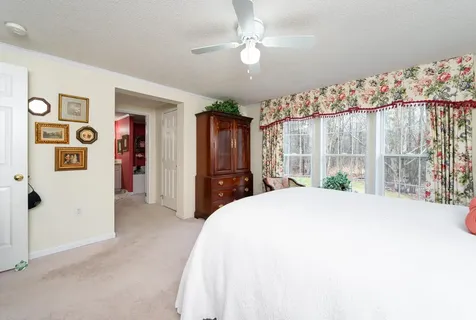 43 Hickory Avenue North Hampton NH 03862
