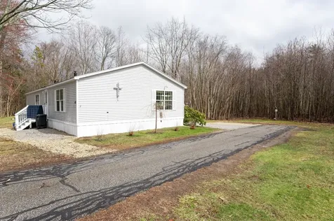 43 Hickory Avenue North Hampton NH 03862