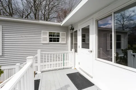 43 Hickory Avenue North Hampton NH 03862
