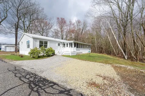43 Hickory Avenue North Hampton NH 03862