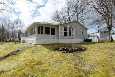 43 Hickory Avenue North Hampton NH 03862