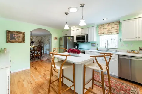 43 Hickory Avenue North Hampton NH 03862