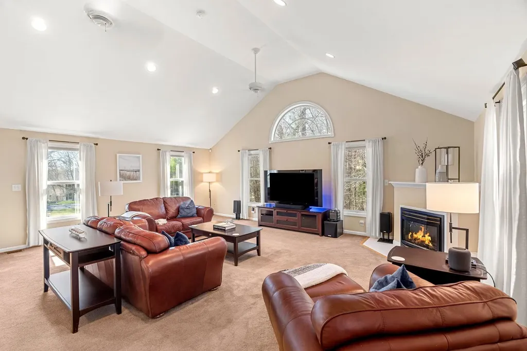 29 Greenwich Road Litchfield NH 03052