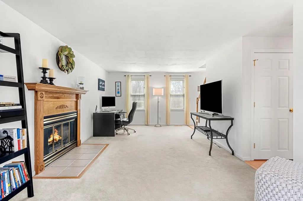 29 Greenwich Road Litchfield NH 03052