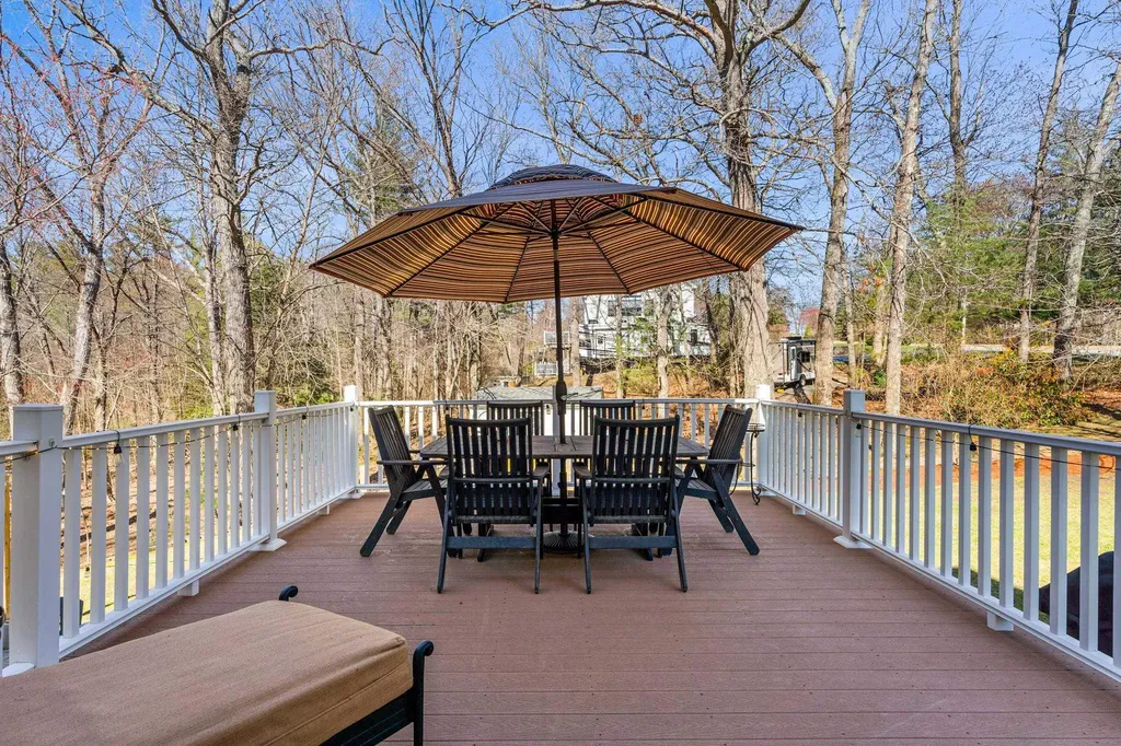 29 Greenwich Road Litchfield NH 03052