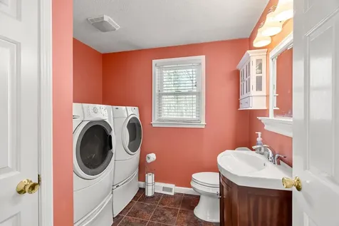 29 Greenwich Road Litchfield NH 03052