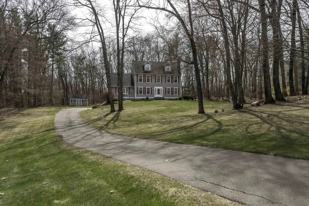 11 Collins Court Plaistow NH 03865