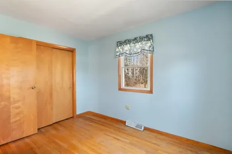 12 Pinecrest Drive Essex VT 05452