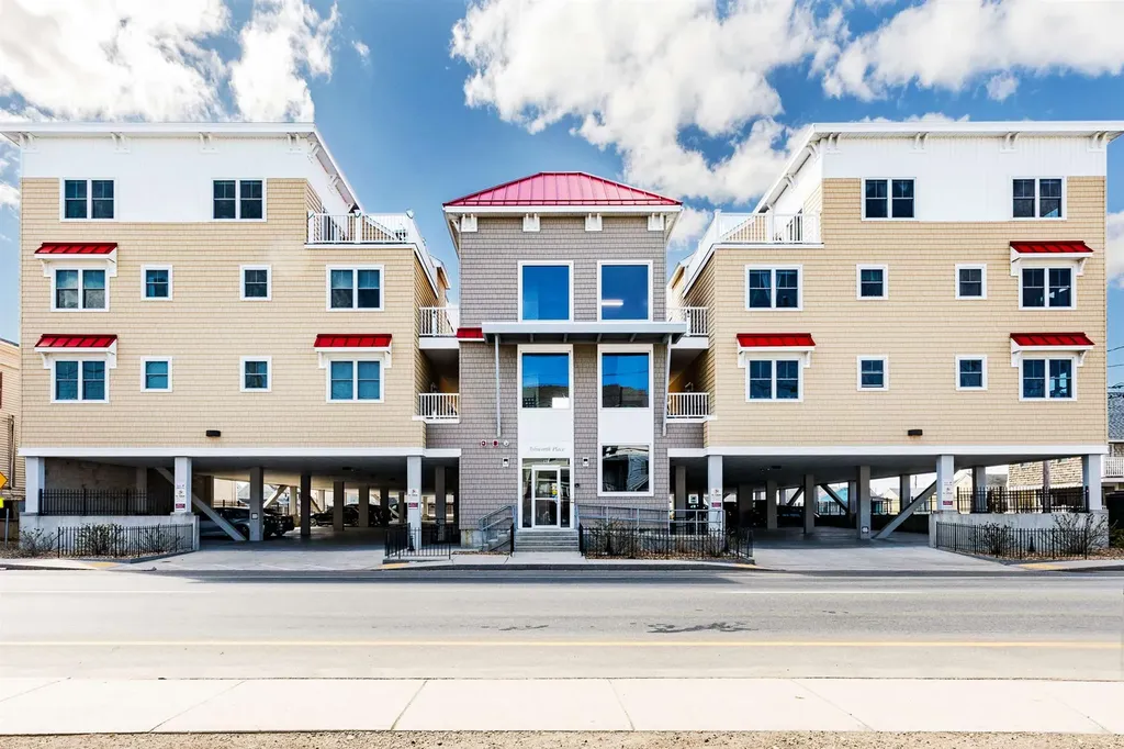 128 Ashworth Avenue Hampton NH 03842