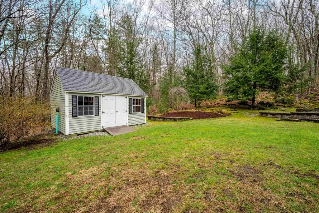 205 Black Brook Road Goffstown NH 03045