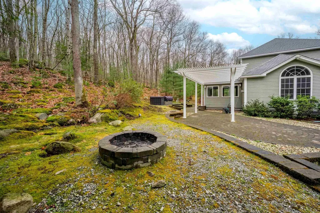 205 Black Brook Road Goffstown NH 03045