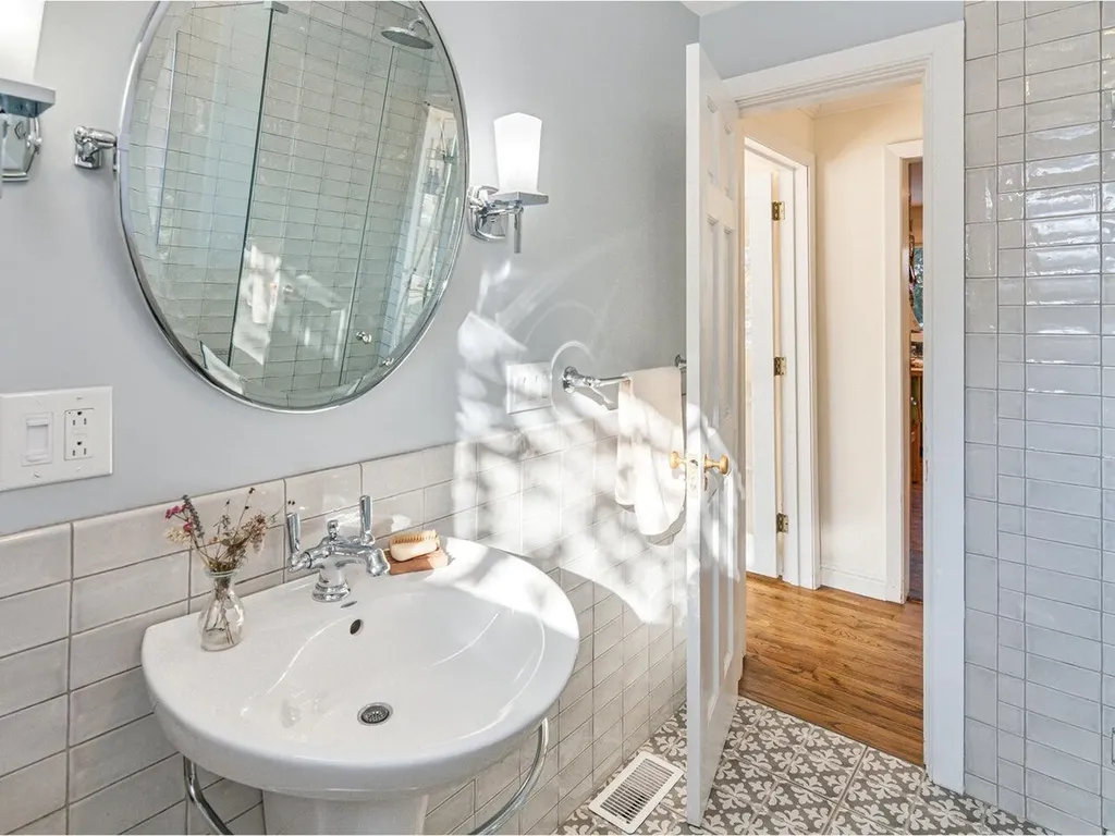 4 Mount View Court Burlington VT 05401