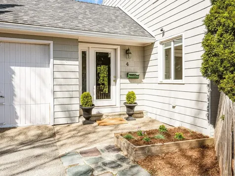 4 Mount View Court Burlington VT 05401