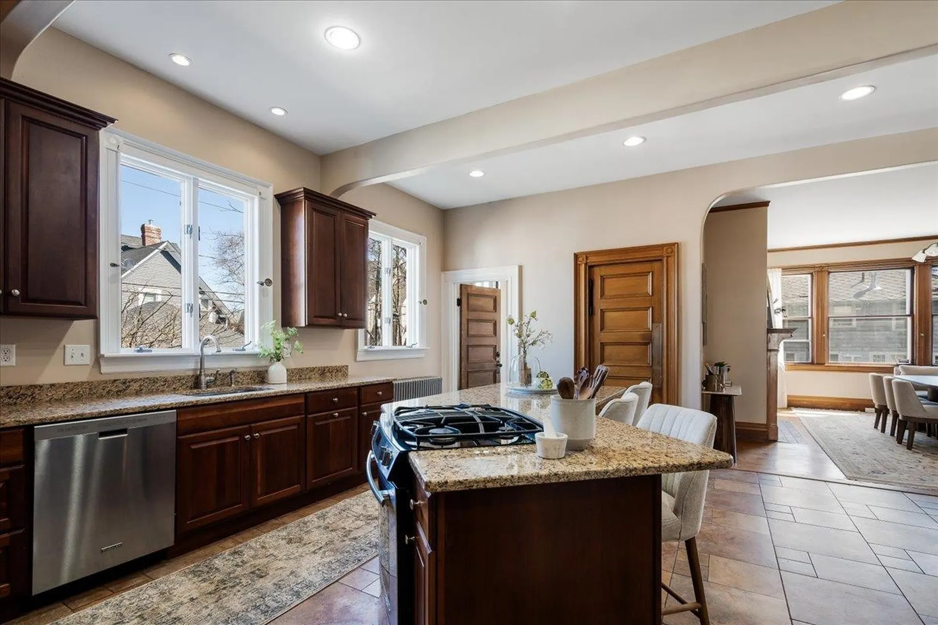 113 Bay Street Manchester NH 03104