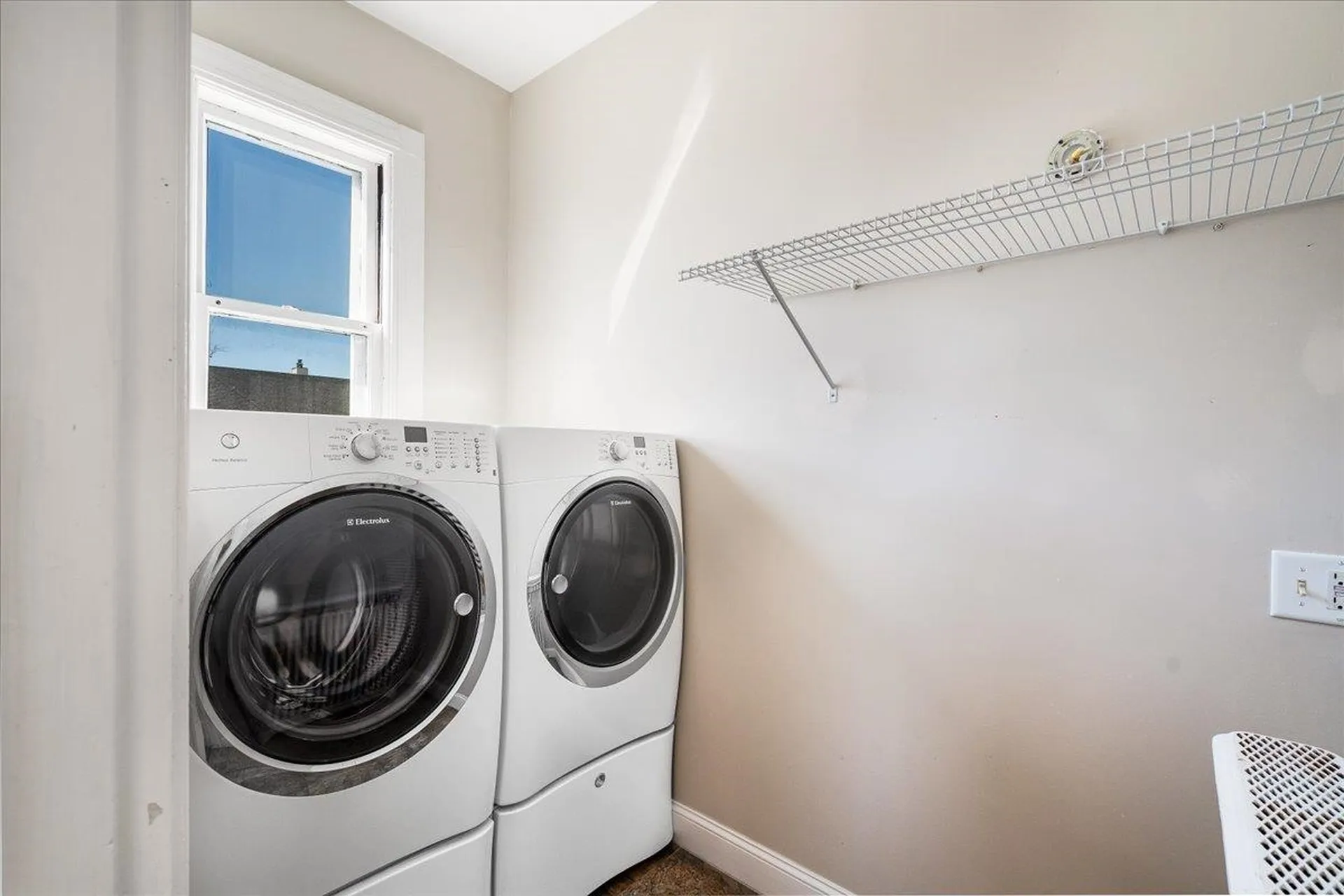 113 Bay Street Manchester NH 03104