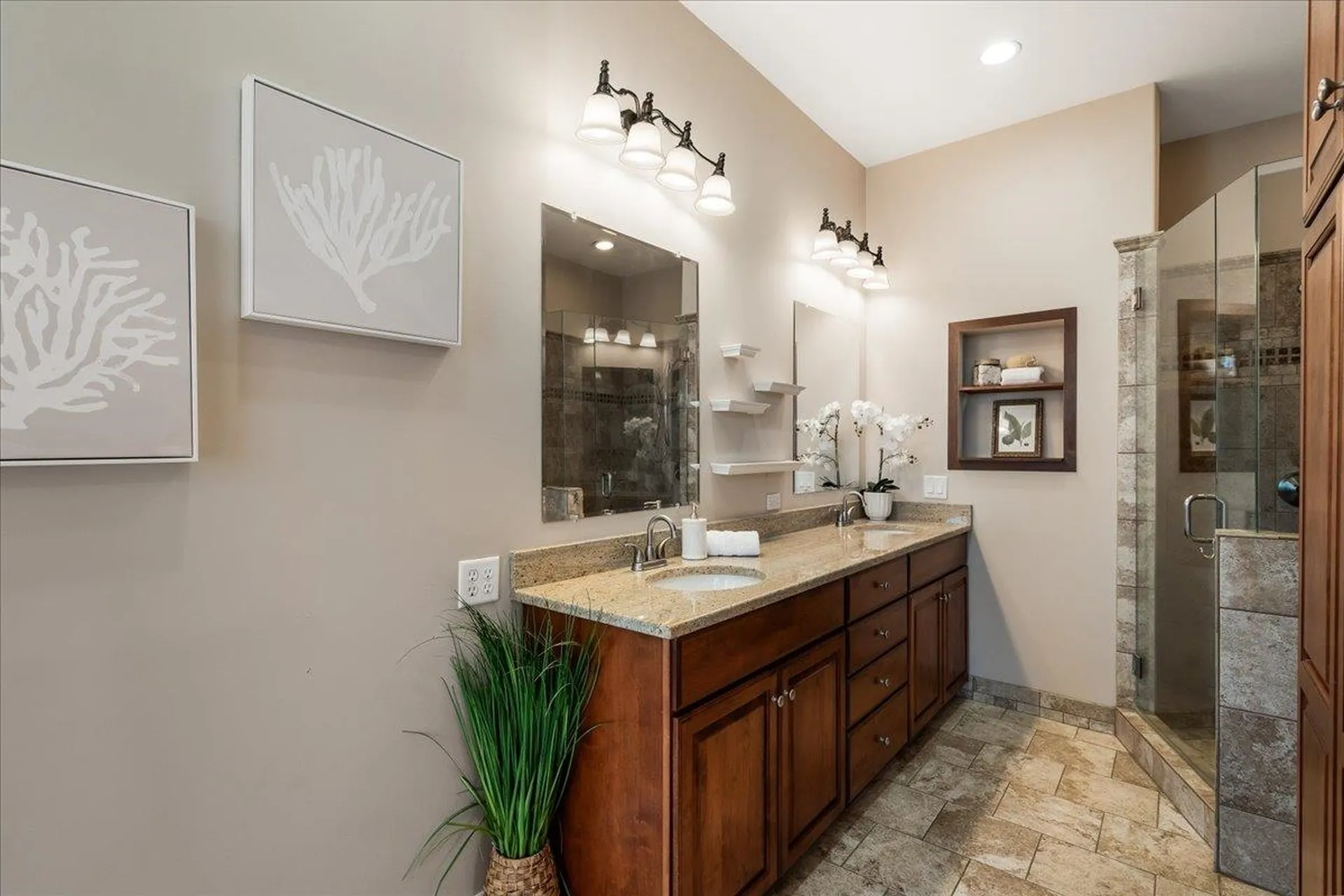 113 Bay Street Manchester NH 03104