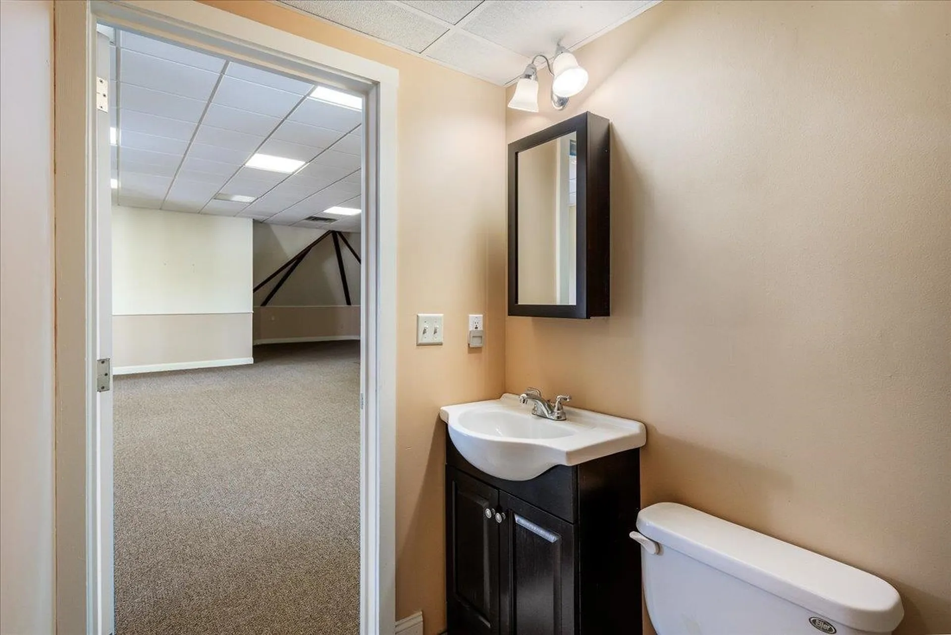 113 Bay Street Manchester NH 03104