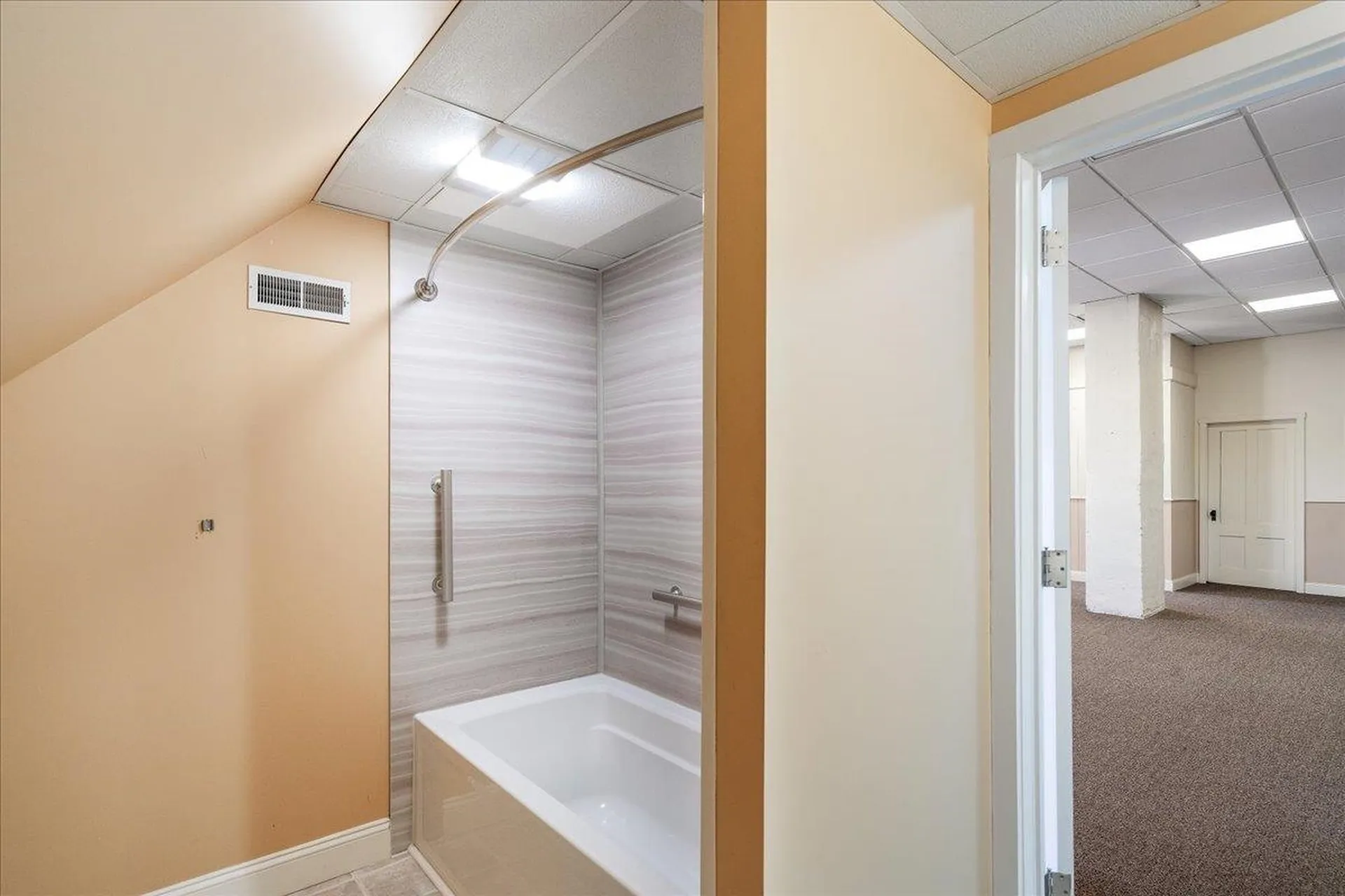 113 Bay Street Manchester NH 03104