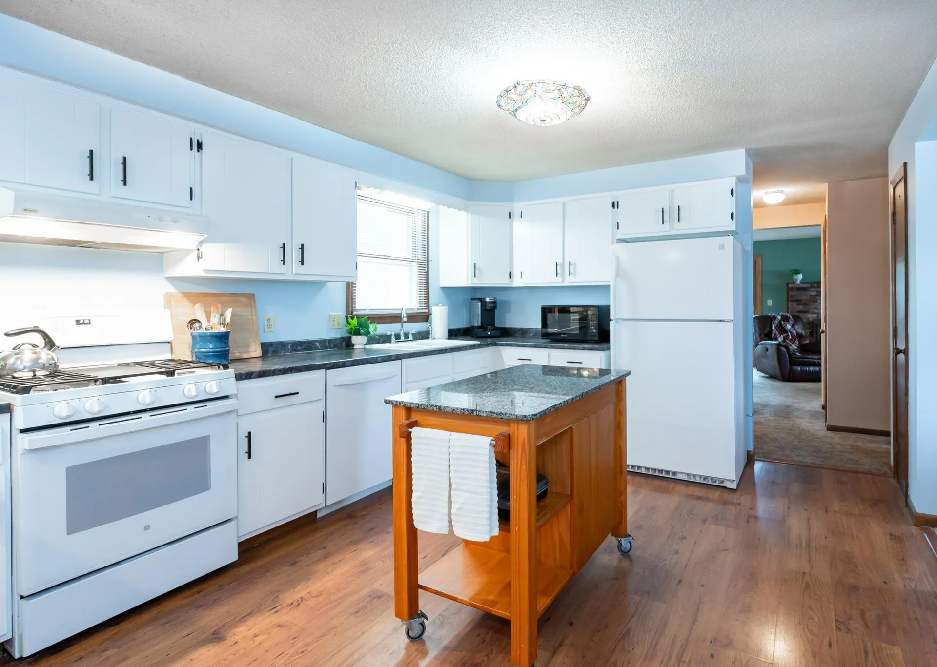 12 Hersey Street Bedford NH 03110