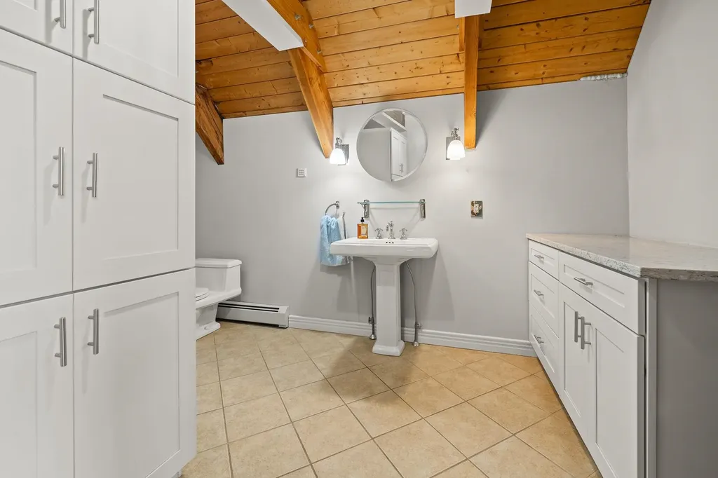 420 Dogford Road Hanover NH 03750