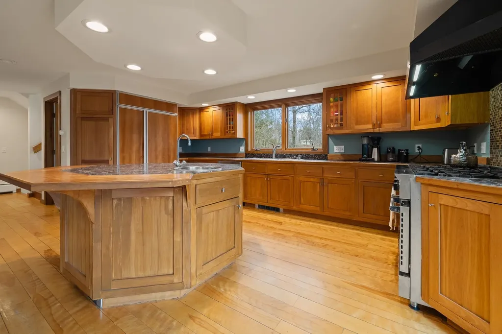 420 Dogford Road Hanover NH 03750