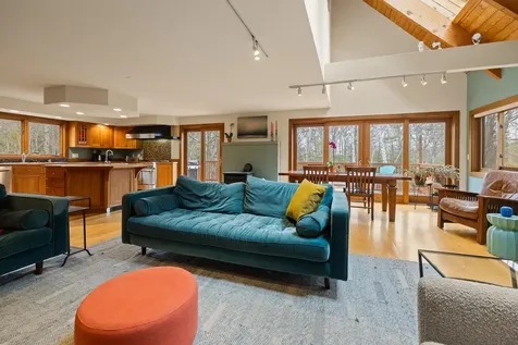 420 Dogford Road Hanover NH 03750