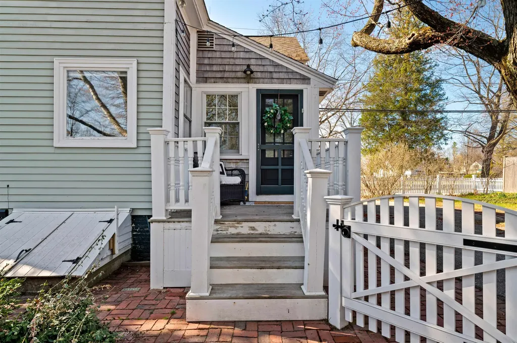 46 Linden Street Exeter NH 03833