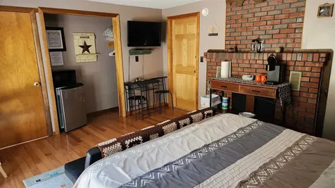 63 Hall Road Errol NH 03579