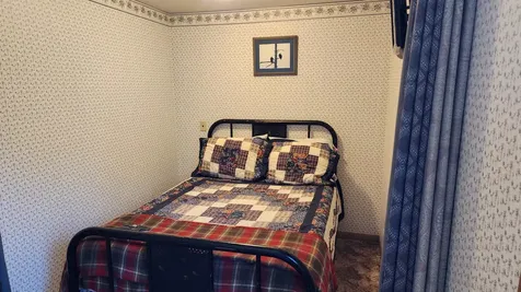 63 Hall Road Errol NH 03579