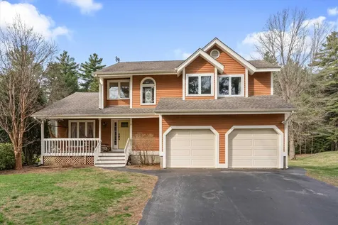 23 Woodside Drive Londonderry NH 03053-7417