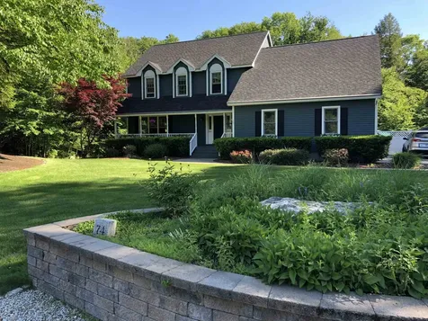 74 Deerwood Hollow Chester NH 03036