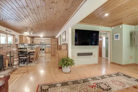 74 Deerwood Hollow Chester NH 03036