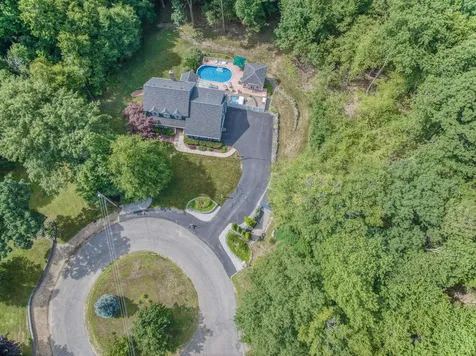 74 Deerwood Hollow Chester NH 03036