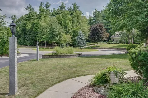 74 Deerwood Hollow Chester NH 03036