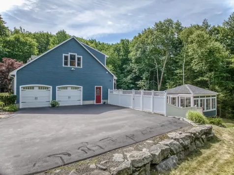 74 Deerwood Hollow Chester NH 03036