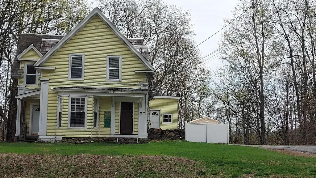 39 Brattleboro Road Hinsdale NH 03451