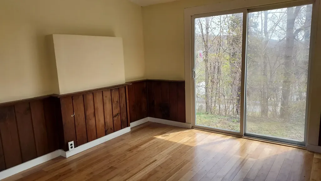 39 Brattleboro Road Hinsdale NH 03451