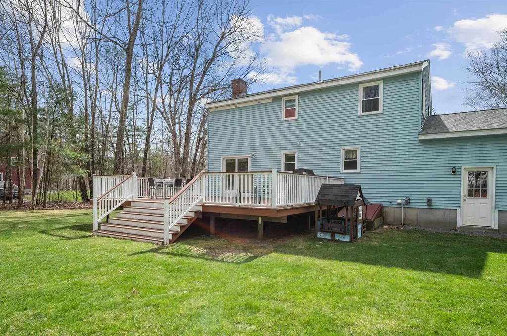 4 Williams Drive Hudson NH 03051