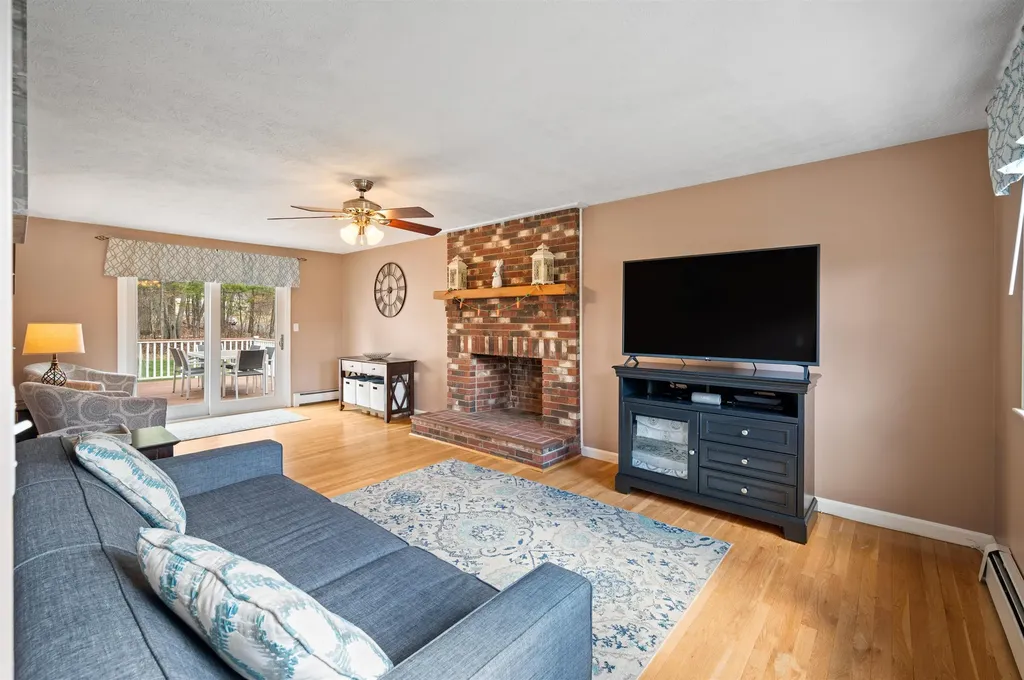 4 Williams Drive Hudson NH 03051