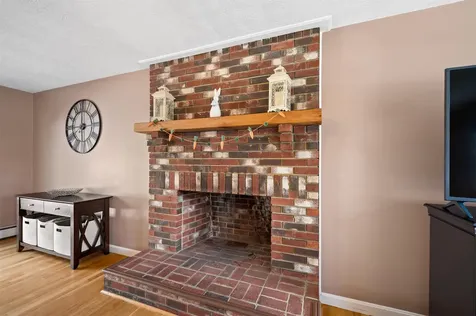 4 Williams Drive Hudson NH 03051