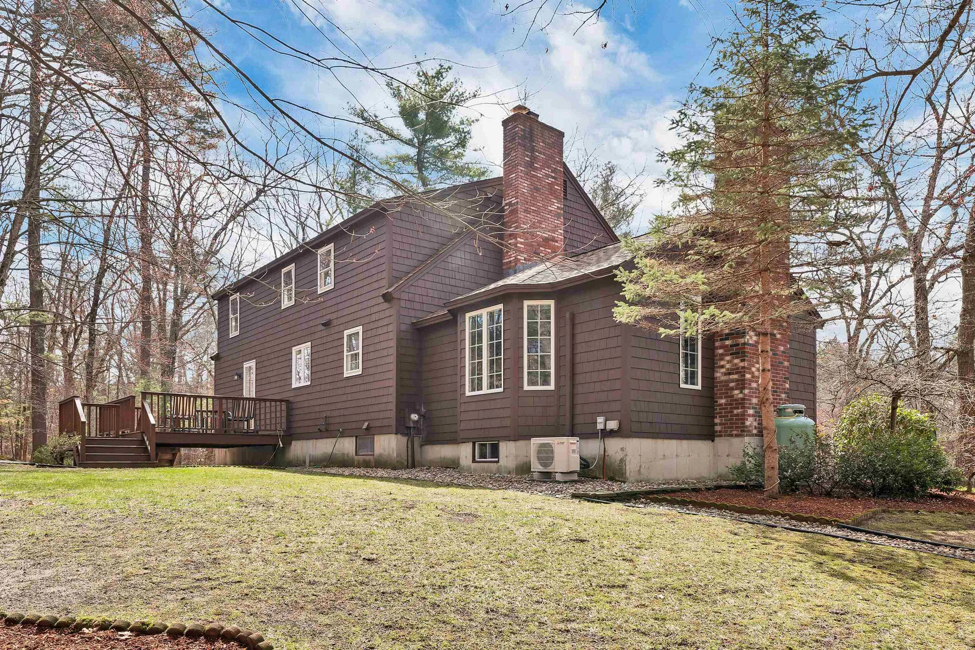 12 Autumn Street Windham NH 03087